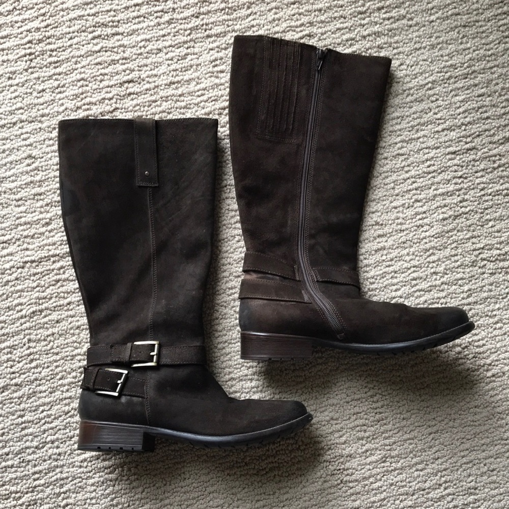 Clark’s Brown Suede Zip Boots 9.5